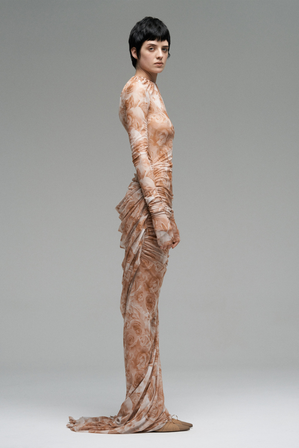 Платье с драпировкой из эластичной сетки с турнюром, фото 1